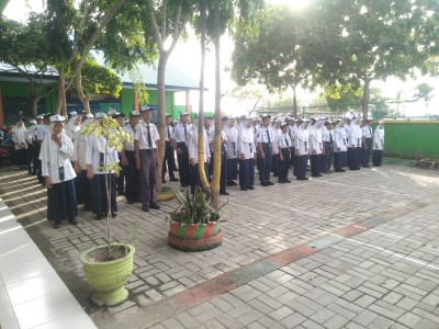 UPACARA BENDERA (26-02-2024)