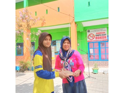 PENYERAHAN HADIAH PORSENI