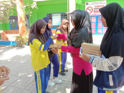 PENYERAHAN HADIAH PORSENI