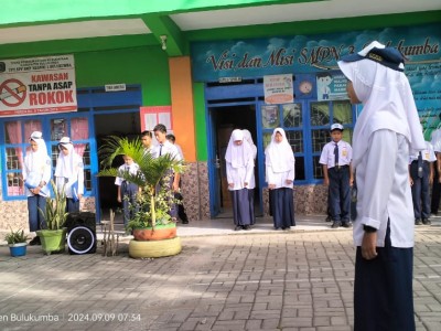 Upacara penaikan bendera, senin, 9 September 2024